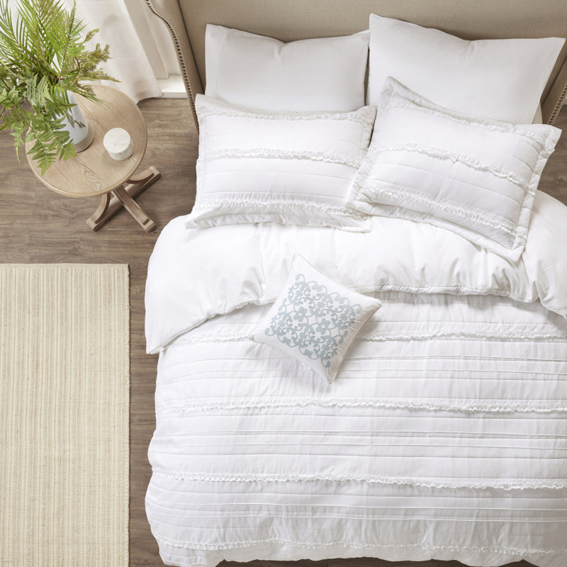 Couette White King / King 21 blanche avec taies décoratives assorties et détails en microfibre matelassée