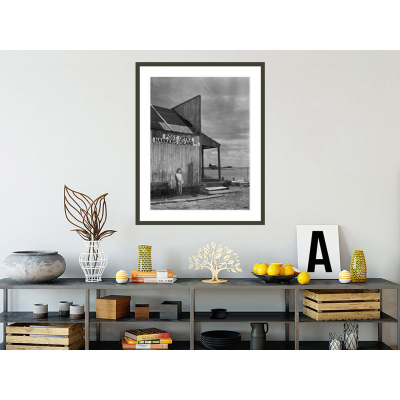 «Harkers Island Post Office North Carolina» par Hugh Morton, impression giclée encadrée, H 41,5 po x l 32,94 po