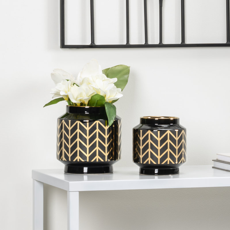 Handmade Ceramic / Porcelain Table Vase, 6.5" H x 6" W x 6" D, Black