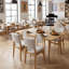 Ensemble de table de salle à manger 5 pièces en bois massif avec chaises rembourrées empilables pour la cuisine et la salle à manger-1076356247