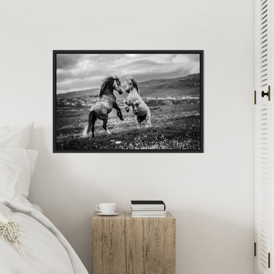 «Wild and Free Horses» par Vedran Vidak, reproduction d'art sur toile encadrée