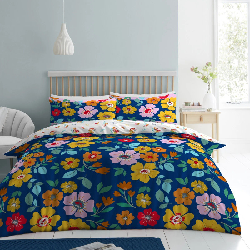 Stylish Blossom Pattern Duvet Cover Set with Pillowcases - Easy Care Polycotton Bedding for Single Double and King Beds