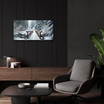 «Wooden Bridge In Snow Over River, Winter» par Rey Klimt, art mural en verre acrylique