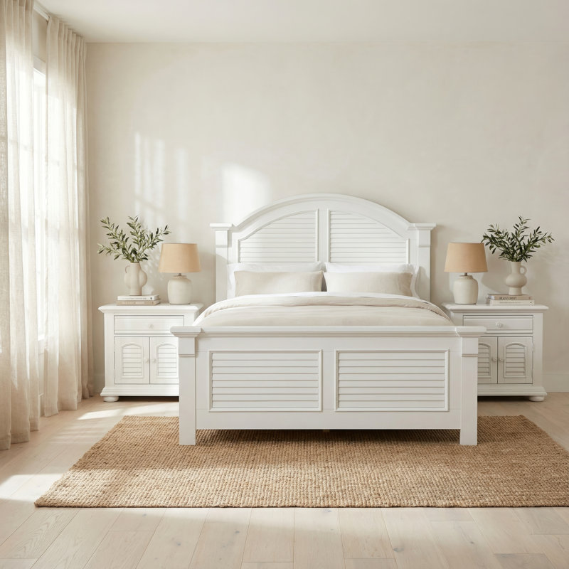 Ensemble de chambre avec très grand lit à panneaux et deux tables de chevet Alvy, Très grand