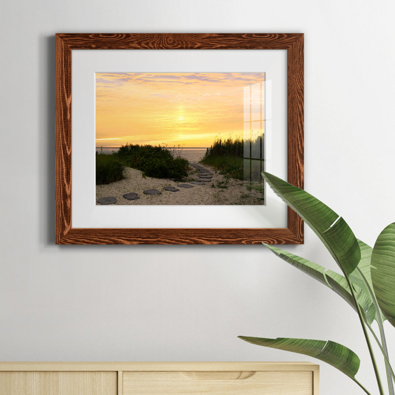 «Sunset Path» par J Paul - reproduction de photo sur papier encadrée, H 24 po x l 18 po x P 1,5 po, Cadre en érable
