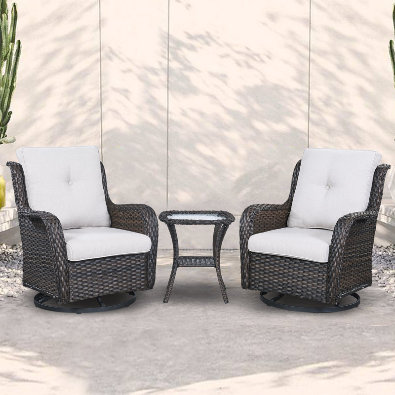 Chaises pivotantes d'extérieur en rotin d'osier avec table d'appoint (ensemble de 3), Beige, gris