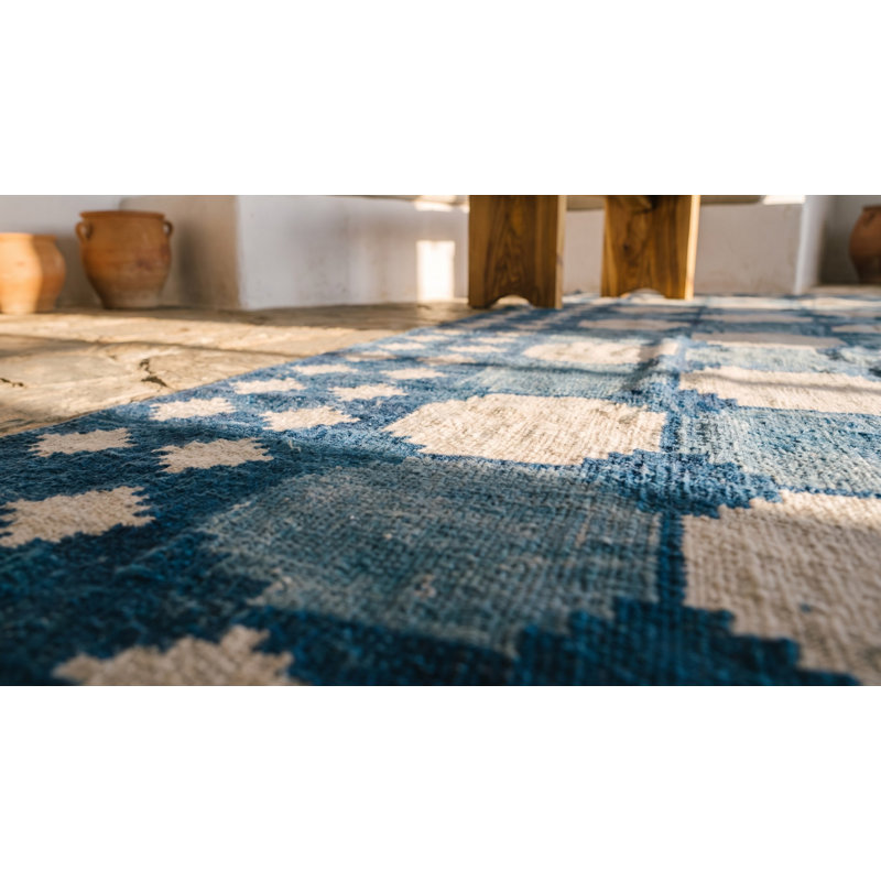 Grand tapis tissé à plat à motif géométrique blanc et bleu Mid Dhurrie