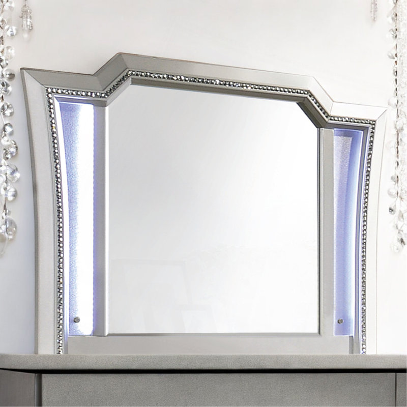 Miroir à bord biseauté exquis avec DEL et cadre en bois élégant, rehaussant tout espace, Champagne