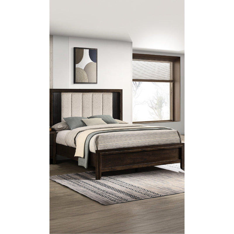 Grand lit, tête de lit tapissier, charme rustique, finition bois riche, esthétique contemporaine, style 1pc dans les tons bruns,