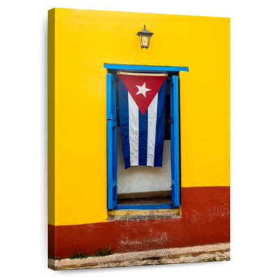 Lilie Hanging Cuban Flag