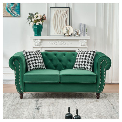 Canapé 65 pouces Chesterfield en velours avec accoudoirs roulés et garniture cloutée 65 po