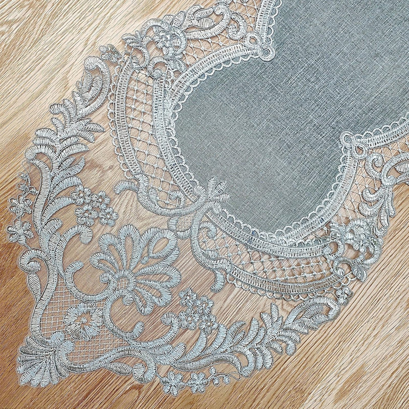 Elegant retro lace table flag
