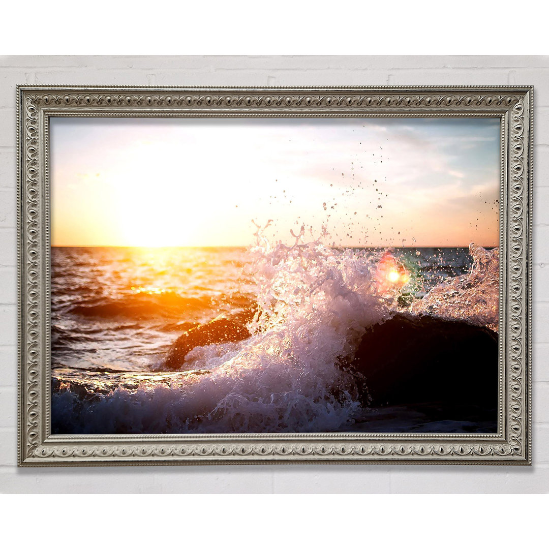 Crashing Waves In The Sunset - Einzelne Bilderrahmen Kunstdrucke