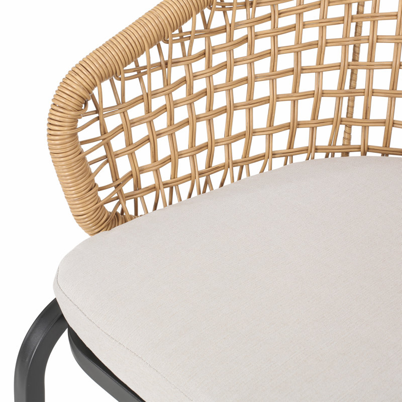 CHAISE ARIAS