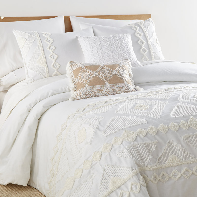 Harleson White Chenille Single Comforter , King Comforter + 2 Shams