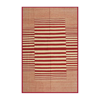 Tapis rouge contemporain