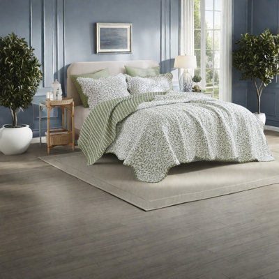 Comfortable Sage Green Bedding Sets, Polyester Quilt With Elegant Design For Home