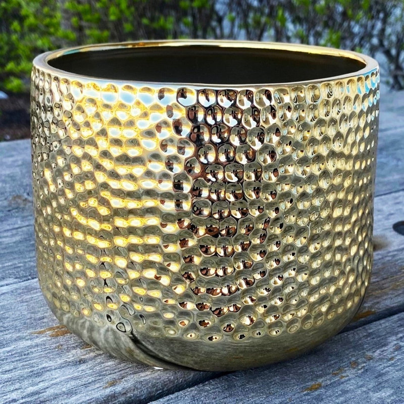 Pot à fleurs doré brillant martelé