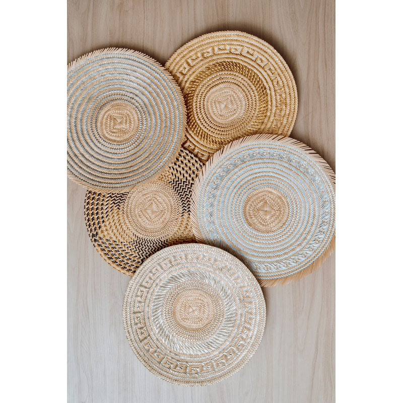 Catessa Plastic / Acrylic No Pattern Round Placemat