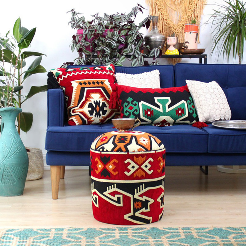 Élégant repose-pieds pouf, 18,1 po de hauteur x 15,7 po de profondeur | 50% coton / 50% polyester avec éponge orthopédique 35 po. Pieds cachés recouverts de PVC | Parfait pour les décors rustiques, du sud-ouest et de la campagne