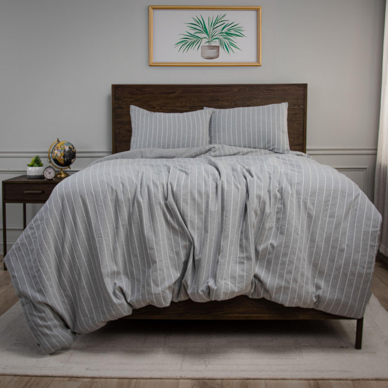3 Piece Recyled Cotton/Polyester Comforter Set, Queen Comforter + 2 King Shams