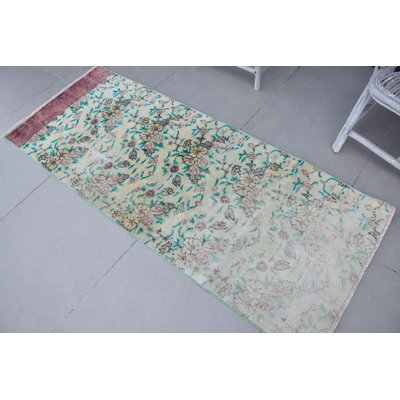 Tapis turc rétro fait à la main avec motif floral parfait pour rehausser le décor d'un couloir à thème pastel
