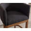 Chaise de comptoir revêtue de bois massif et comptoir en tonneau avec étriers-370063456-372419400