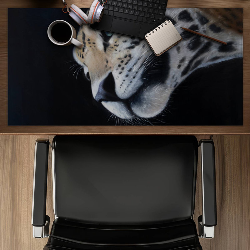 Realistic leopard face - 15.75"x31.50" Desk mat