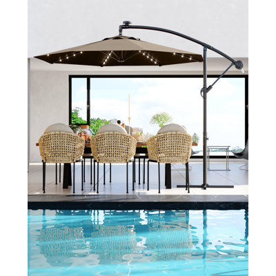 Parasol décalé de 10 pi avec lumières solaires 32 lumières DEL avec inclinaison infinie et base croisée pour la cour arrière de la piscine (brun clair)