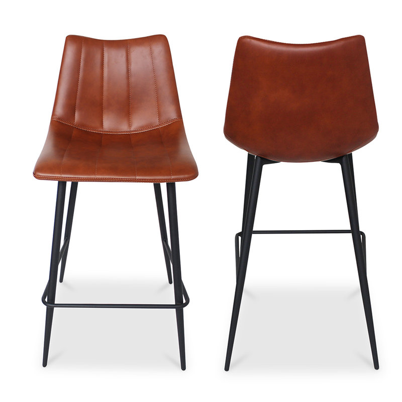 Tabouret de bar et de comptoir Finnigan, Tabouret de comptoir (siège d'une hauteur de 26 p, Brun / similicuir