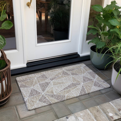 Itzayana Washable Geometric Indoor / Outdoor Rug