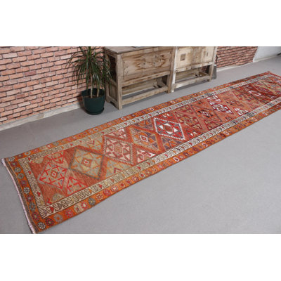 Tapis de chemin de fer rétro style rétro Herki dans un style scandinave neutre parfait pour les escaliers et les couloirs