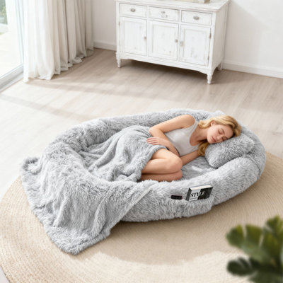 Lit pour chien 71 po pour adulte, canapé-lit pour chien géant avec support en mousse orthopédique, canapé surdimensionné en fausse fourrure avec coussin dodu, couverture, gris clair