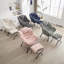Chaise d'appoint moderne, douce et confortable avec repose-pieds, accoudoirs et poche latérale pour petits espaces-342832438