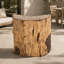 Table de bar d'extérieur imitation souche d'arbre de 101,6 cm (40 po) avec rangement intégré, résistante aux intempéries