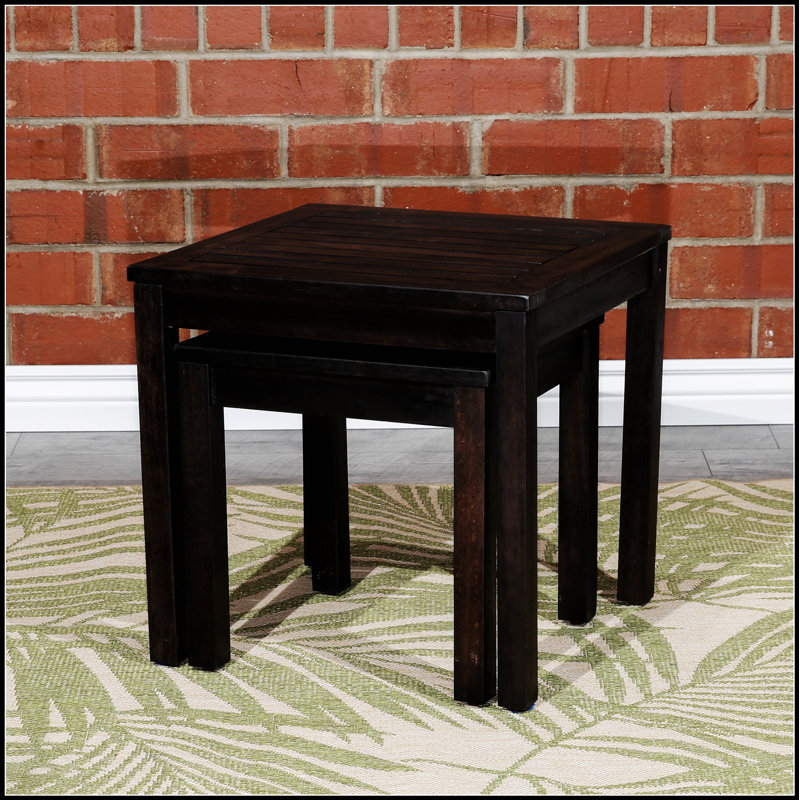 Ensemble de 2 tables gigognes en eucalyptus durables et élégantes pour l'extérieur, parfaites pour recevoir et se détendre