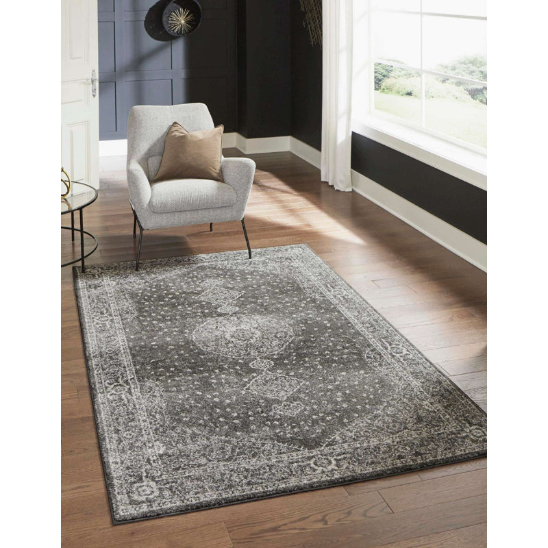 Vienna Oriental Indoor Rug, Rectangle 7' x 10'
