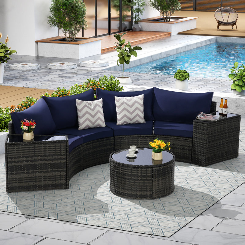 Terrasse extérieure en demi-lune avec table basse ronde - Mobilier à structure résistante aux intempéries, confortable et spacieux, aux couleurs inaltérables