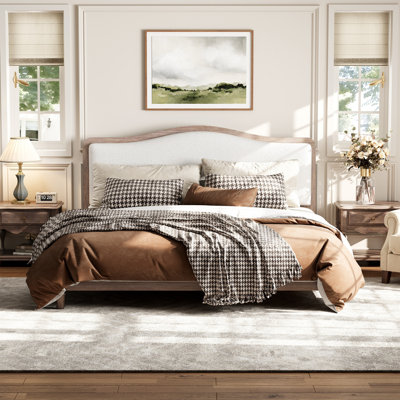 Grand lit plateforme avec tête de lit tapissier - Mobilier de chambre à coucher, structure grise et tissu blanc