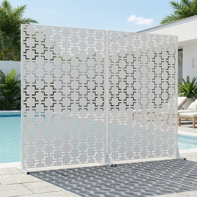 Panneau de clôture d'intimité en métal avec motif élégant, Blanc, 72" H x 94" W x 16" D