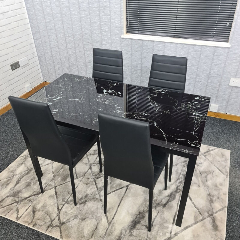 Kurfis 4 - Person Dining Set