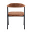 Un ensemble de 4 chaises de salle à manger en tissu de couleur caramel avec des pieds en métal noir élégant. Chaises de salle à manger minimalistes avec dossiers, disponibles en plusieurs couleurs.