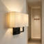 Applique murale moderne avec découpe rectangulaire et abat-jour en lin blanc, luminaire à intensité variable à deux lumières pour un éclairage ambiant doux