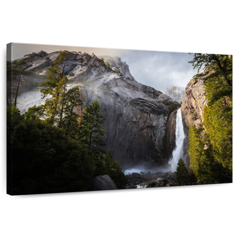 Orageux à Yosemite, H 30 po x l 45 po