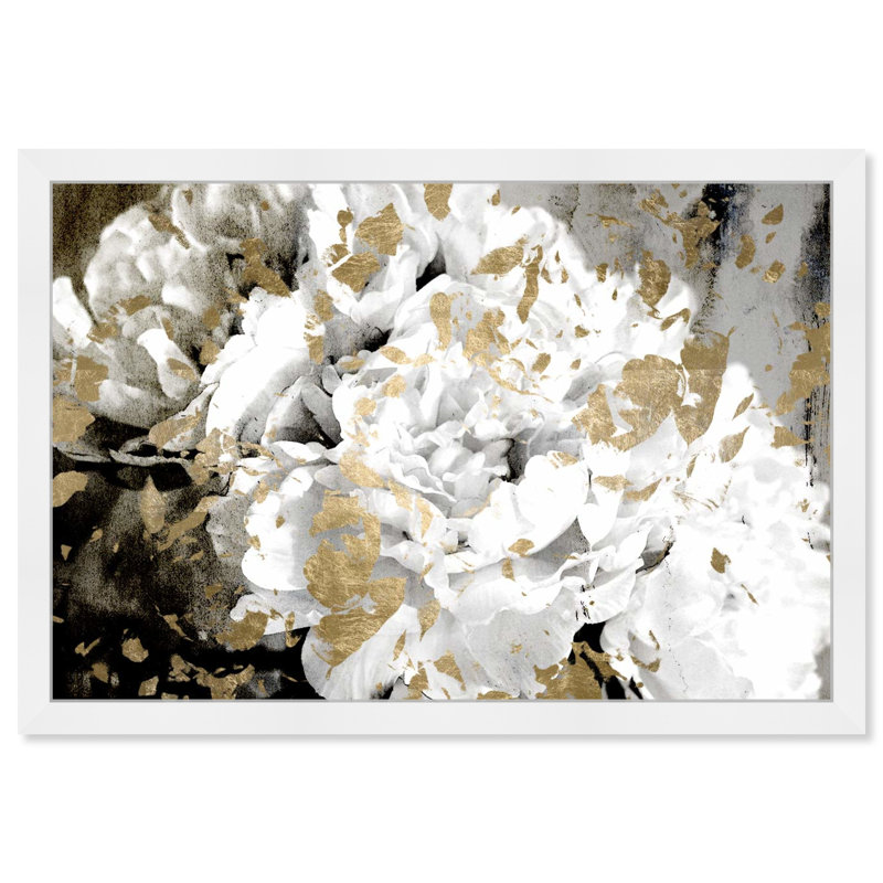 Fleur de gardénia blanche en or - peinture moderne glamour pour le salon, H 26 po x l 38 po, Cadre blanc