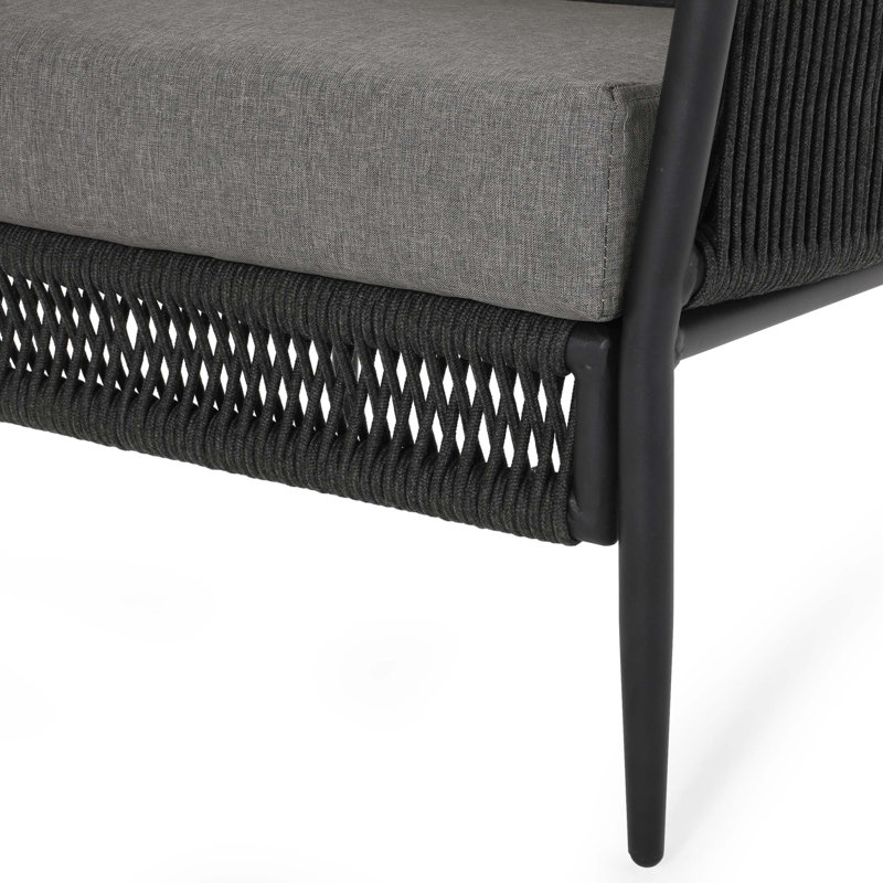 Élégant complément de salon, chaise d'appoint sophistiquée
