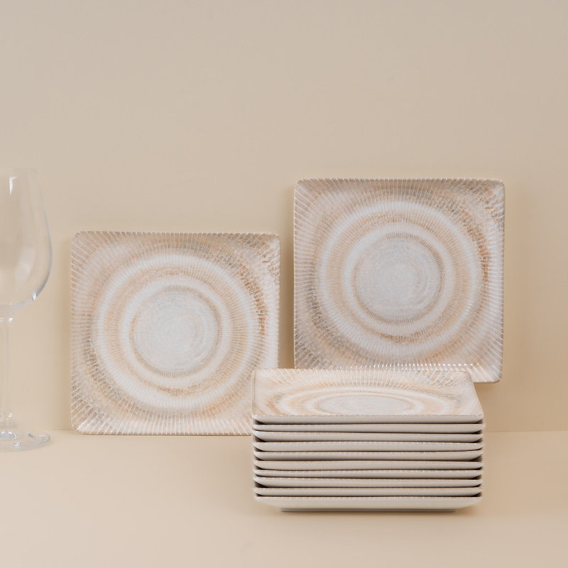 Assiette carrée en porcelaine de qualité supérieure Paros-Shell avec pied, 10,6 x 10,6 po |