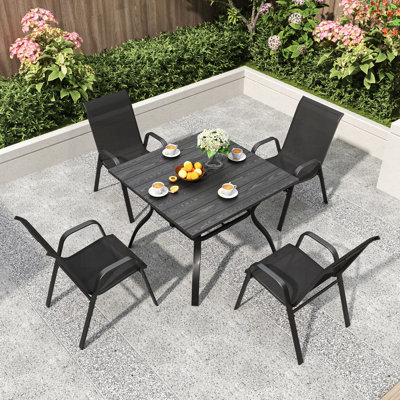 Ensemble de salle à manger 5 pièces pour patio, table à grain de bois rétro avec trou pour parasol et 4 chaises empilables ergonomiques, capacité de 350 lb, tissu textilène imperméable pour le jardin, la cour, le balcon et le patio