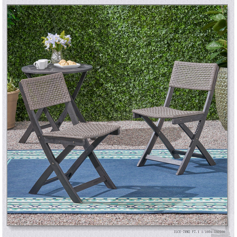 Ensemble de 2 chaises HILLSIDE BISTRO, en bois d'acacia durable, de conception pliable pour un rangement facile et un confort extérieur