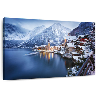 Ravi Wintry Hallstatt